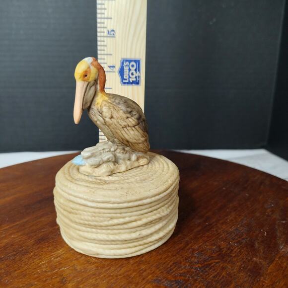 Vintage Napcoware Porcelain Coastal Beach Pelican On Nautical Rope Trinket Box - Picture 8 of 9